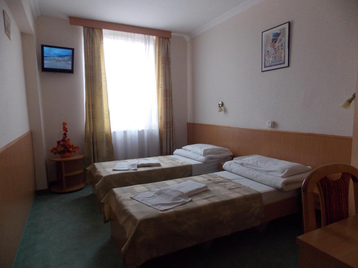 Hotel Zuglo Budapest Room photo