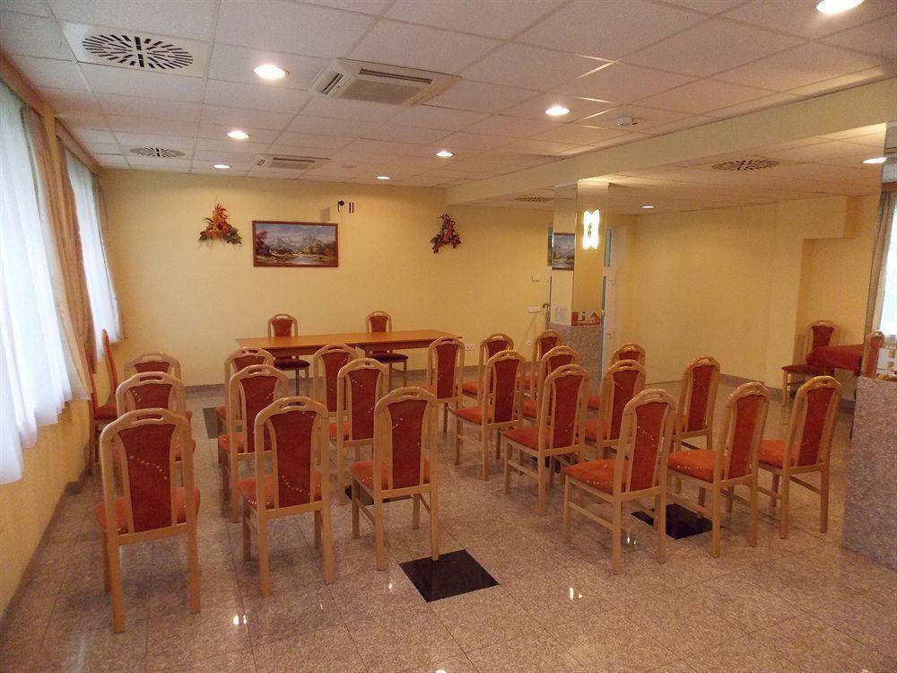 Hotel Zuglo Budapest Facilities photo